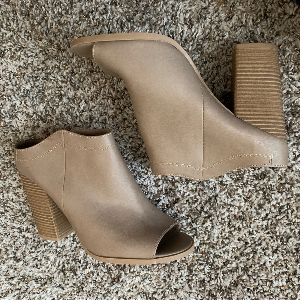 DV taupe backless block heels